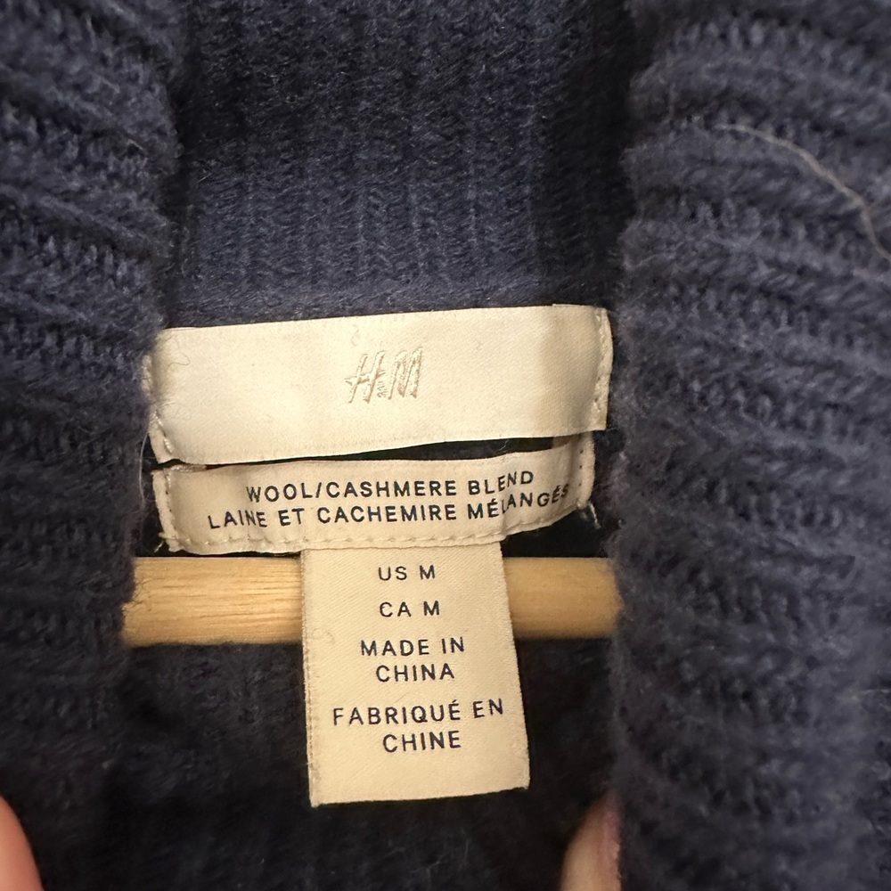 H&M Navy Wool and Cashmere Blend Turtleneck Sweater - Picture 2 of 3